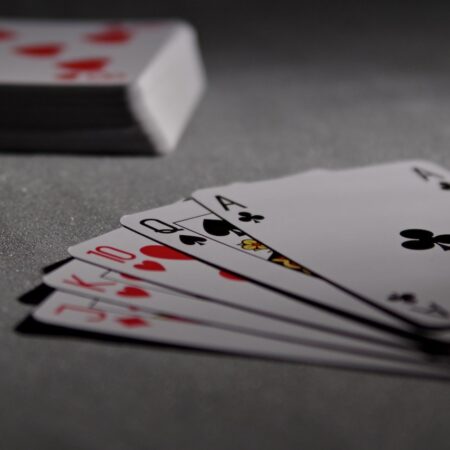 Torneos de poker 2023 en línea: Juega, mejora, y gana